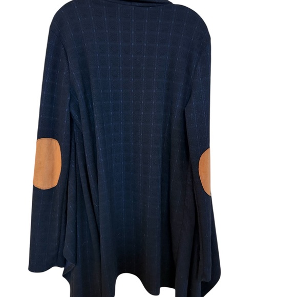 Elegant Black Women's Cardigan - Picture 3 of 6